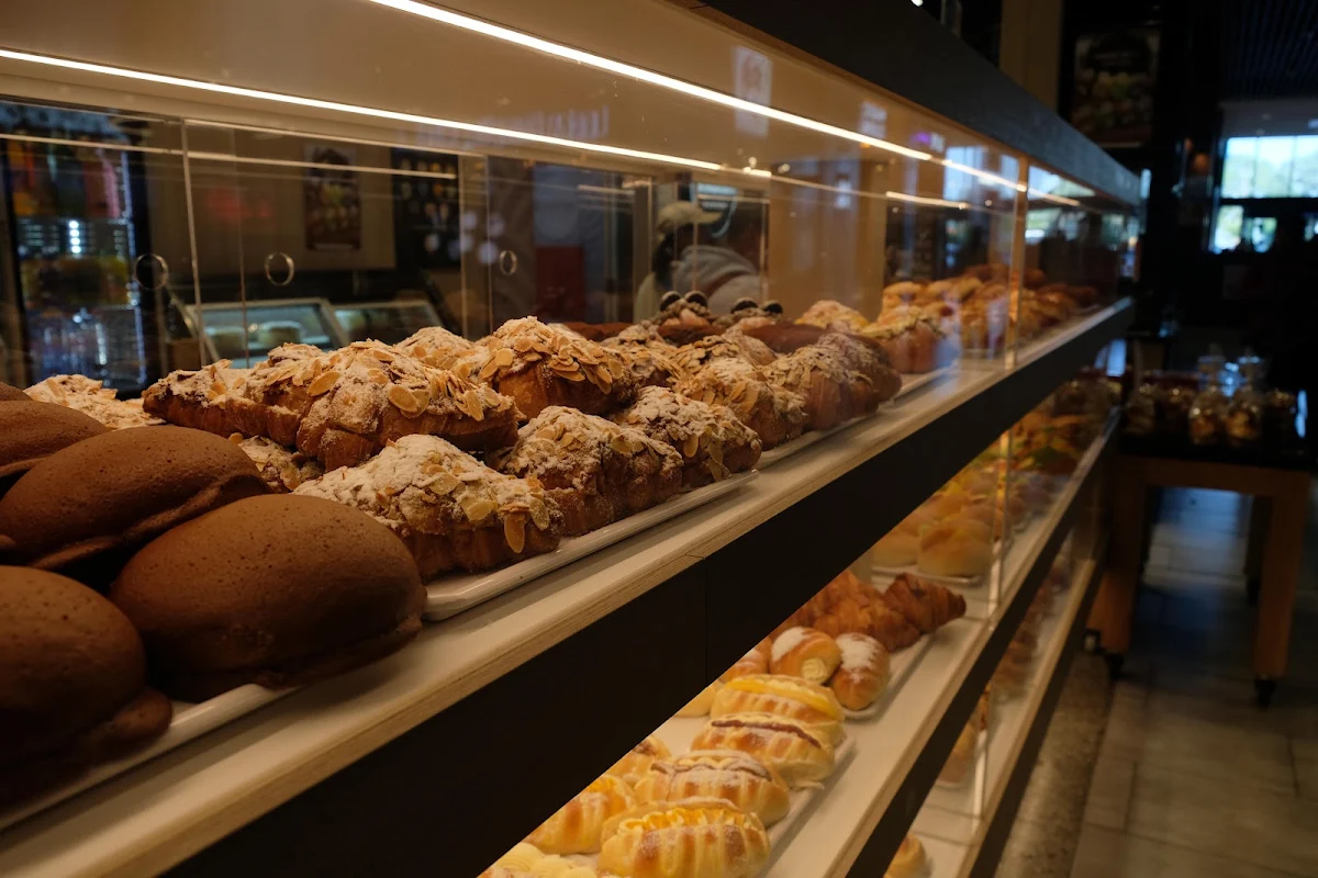 Vibe, Bonbons Bakery M-City