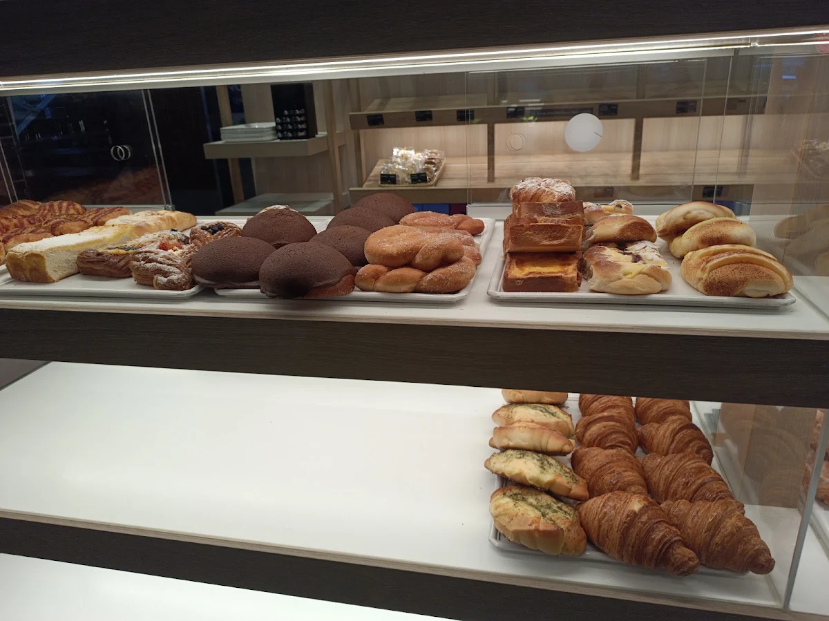 Vibe, Bonbons Bakery M-City