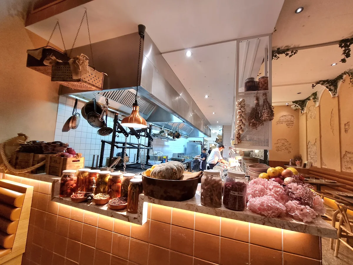 Vibe, Lillah Kitchen