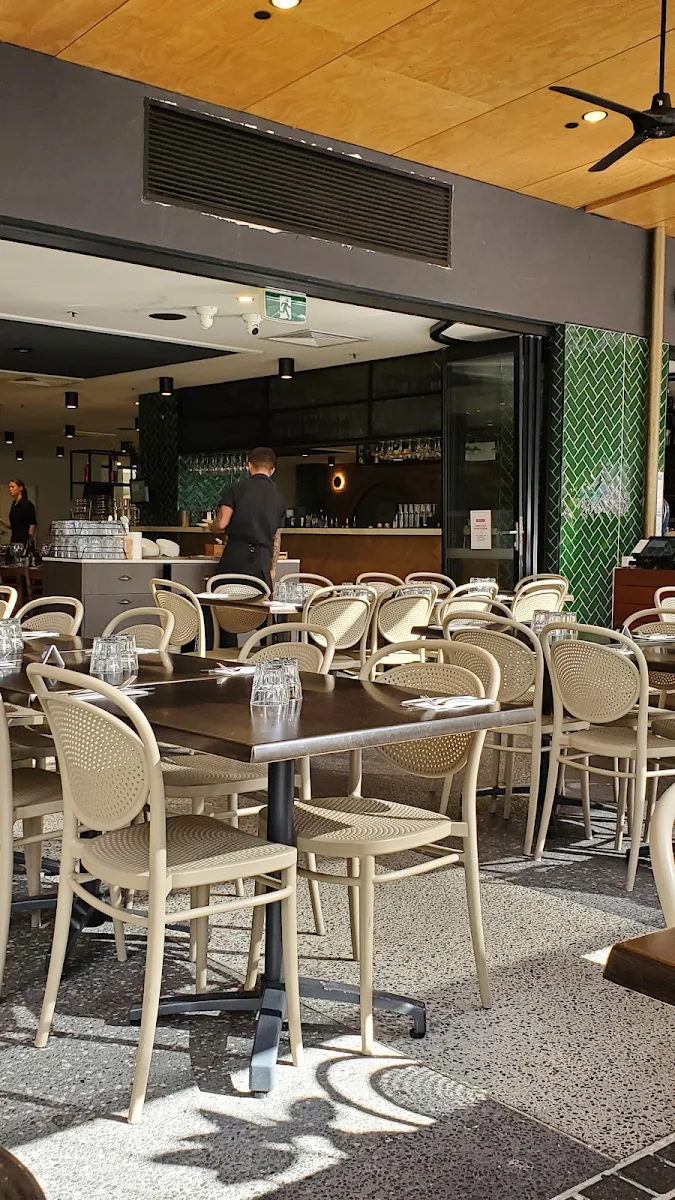 Vibe, Marios Italian Restaurant