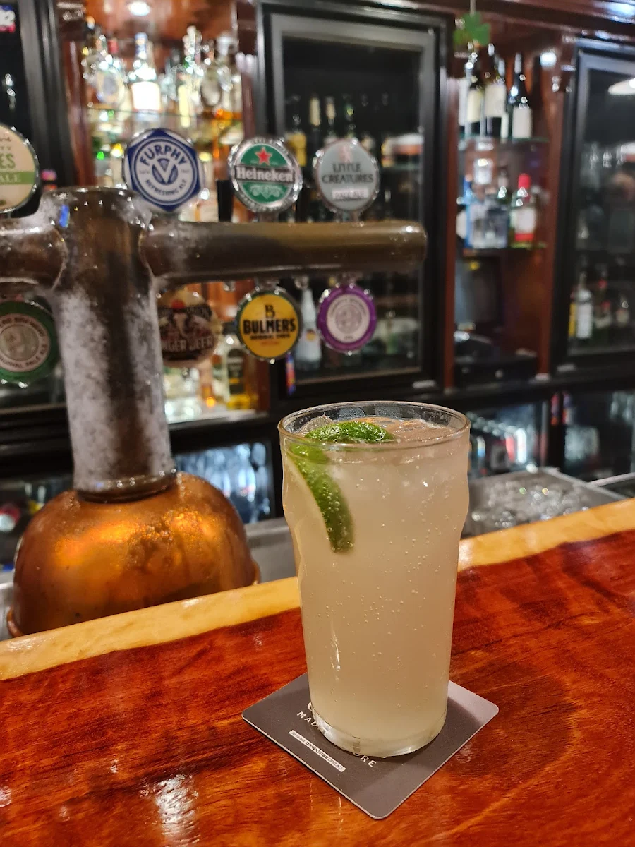 Food & drink, McGinty's Irish Bar
