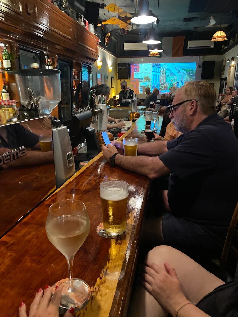 Food & drink, McGinty's Irish Bar
