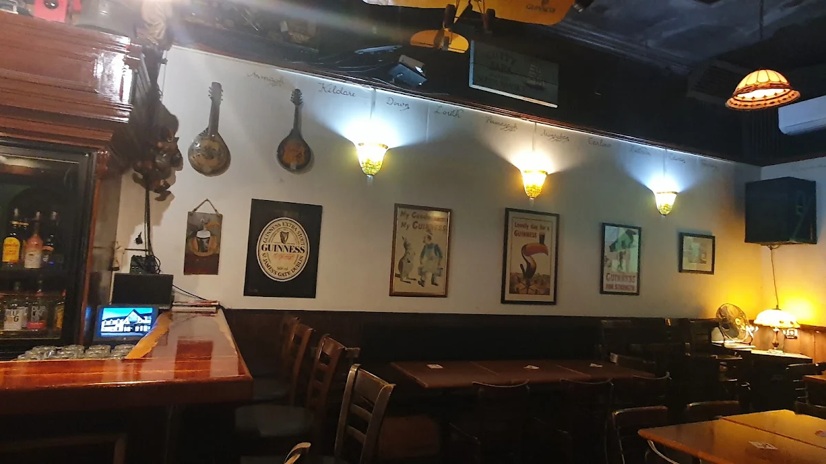 Vibe, McGinty's Irish Bar