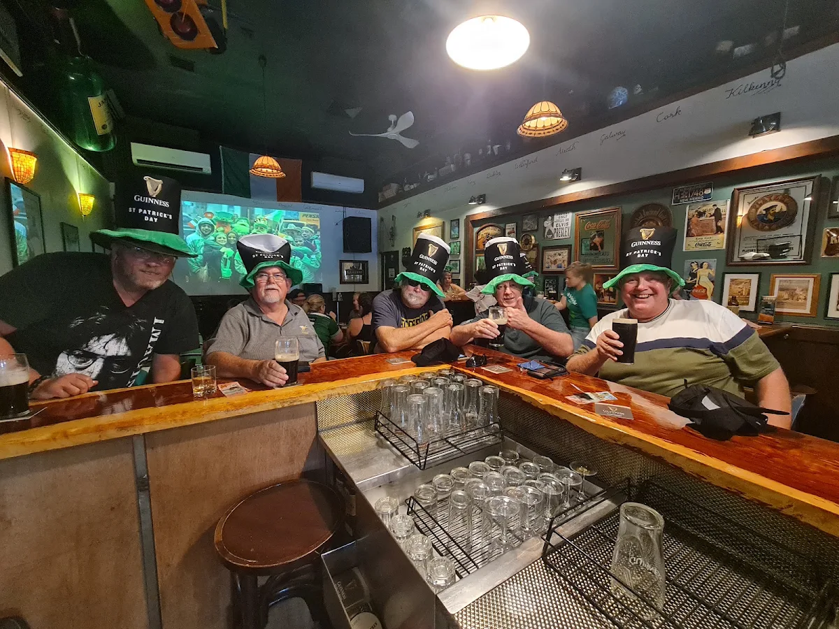 Vibe, McGinty's Irish Bar