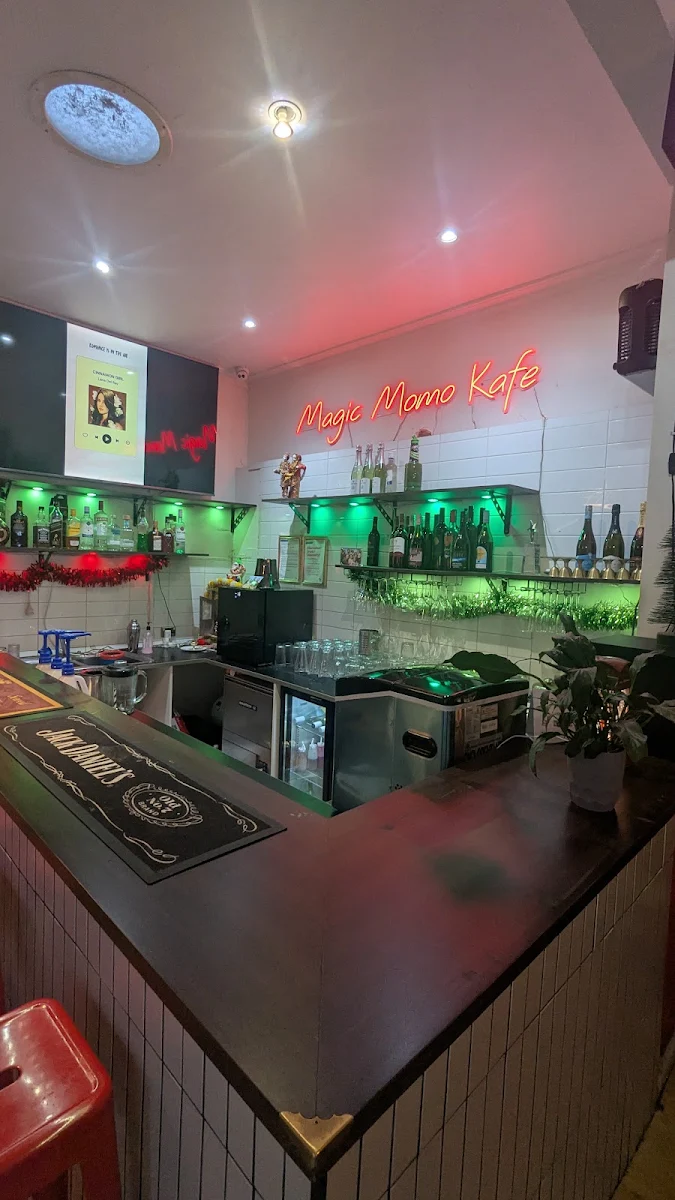 Vibe, Magic Momo Kafe West Footscray