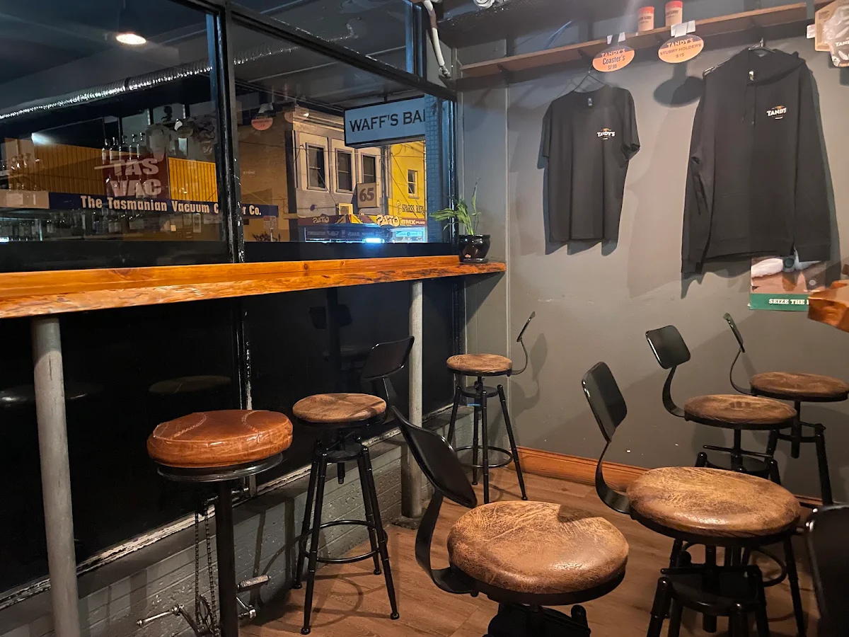 Vibe, Tandy's Alehouse