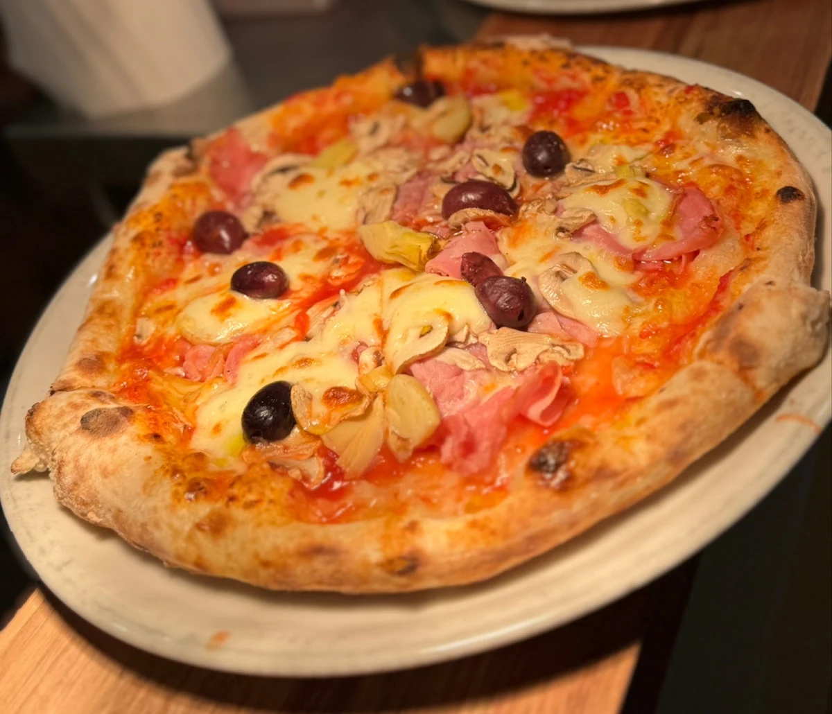 Food & drink, Gather Round Pizza