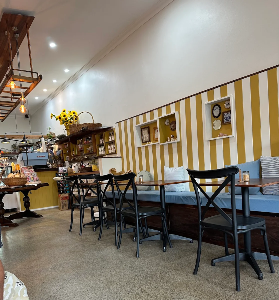 Vibe, Honey Lane Cafe