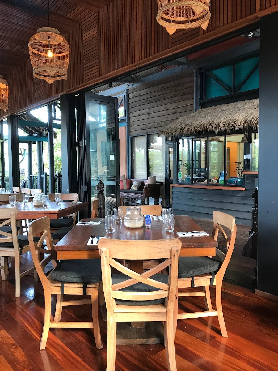 Vibe, Bali Hai Cafe & Restaurant