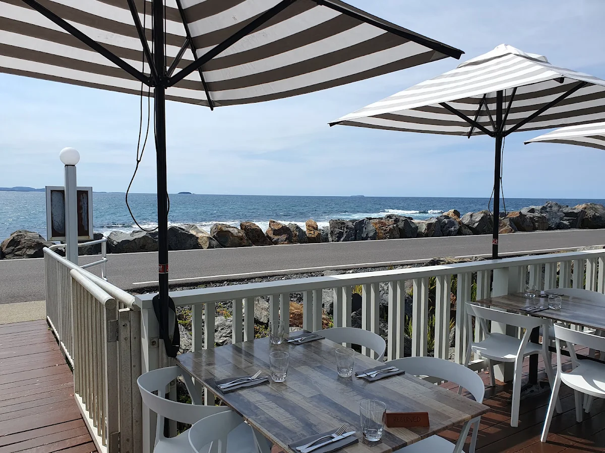 Vibe, Latitude 30 Restaurant