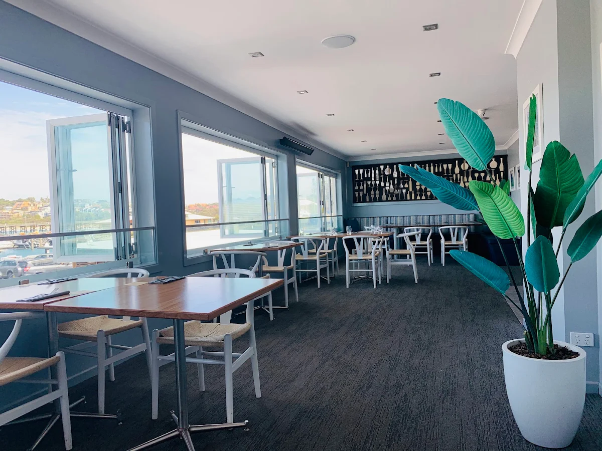 Vibe, Latitude 30 Restaurant