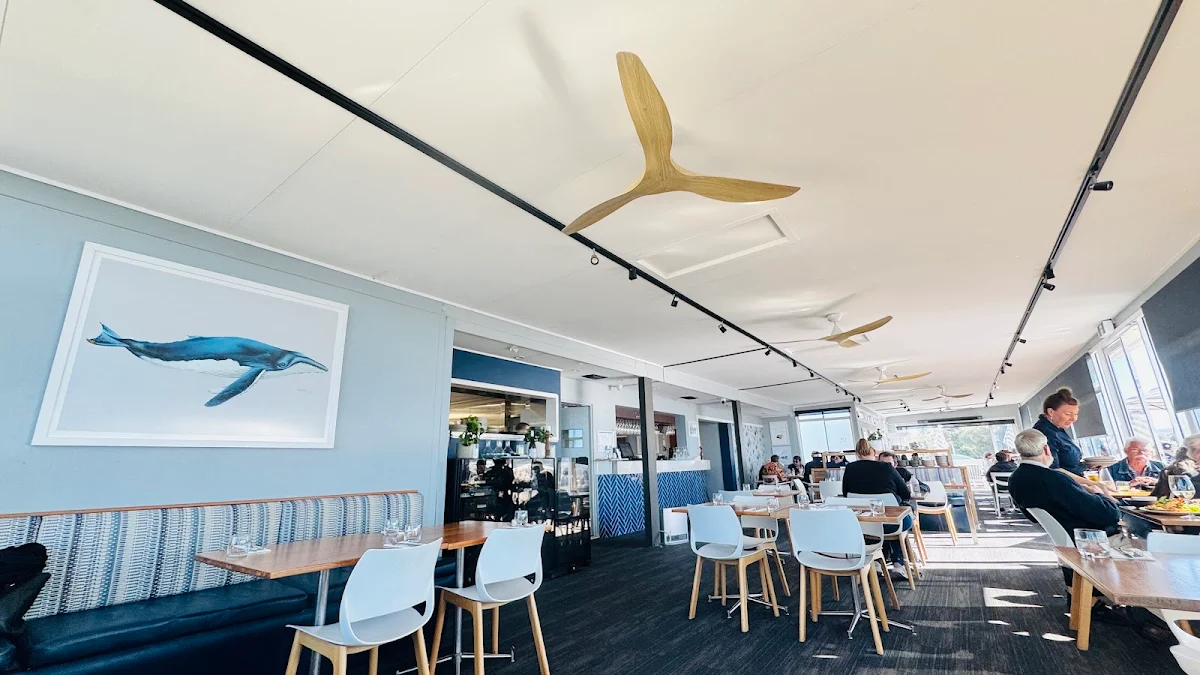 Vibe, Latitude 30 Restaurant