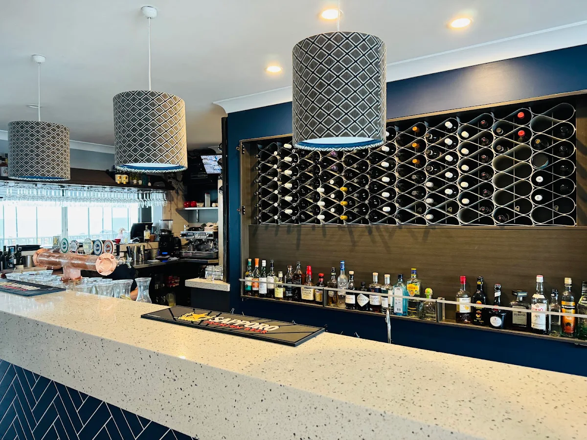 Vibe, Latitude 30 Restaurant