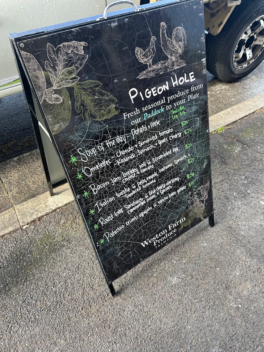 Menu, Pigeon Hole