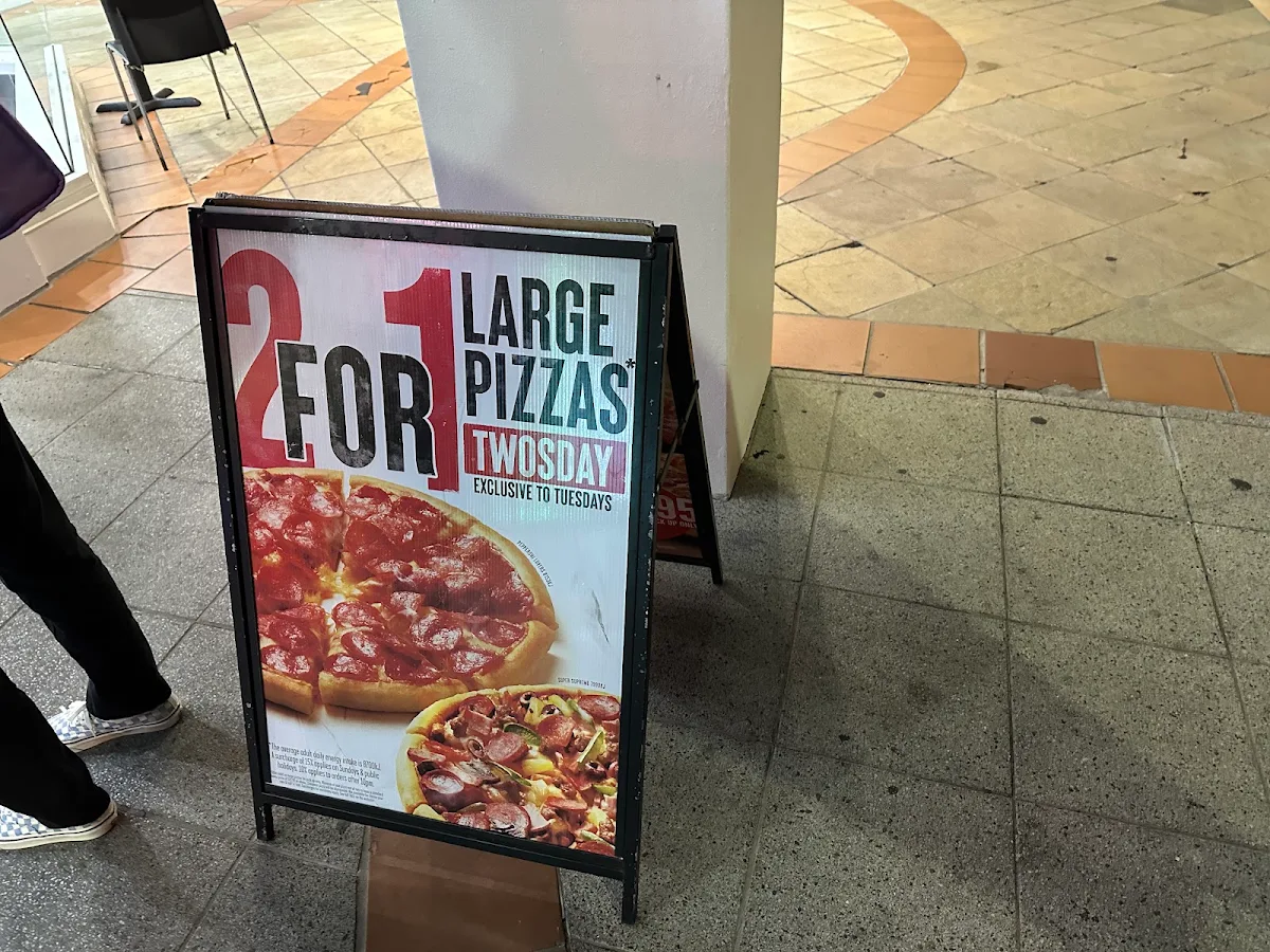 Menu, Pizza Hut Broadbeach