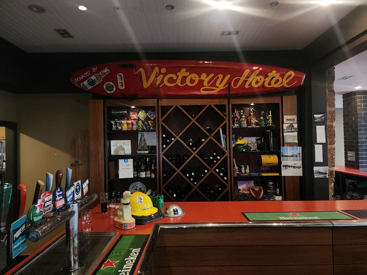 Vibe, Victory Hotel