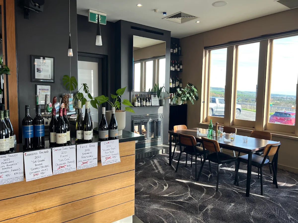 Vibe, Victory Hotel