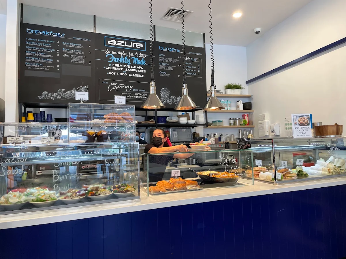 Vibe, Azure Café