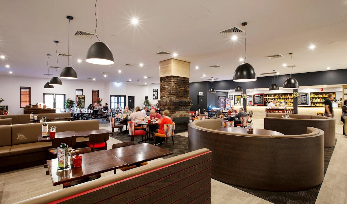 Vibe, Tudor Inn