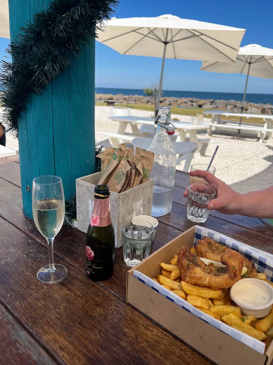 Food & drink, 3030 Waterfront
