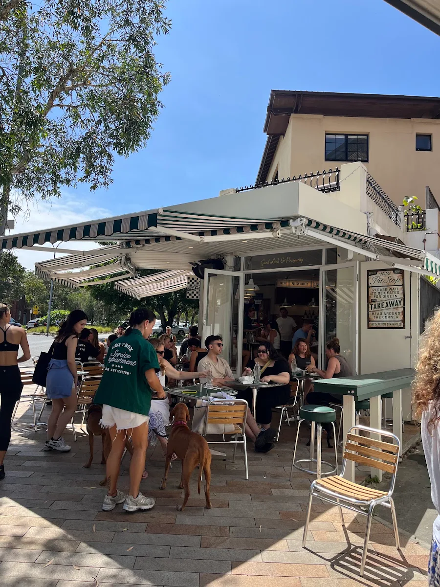 Vibe, Lox In a Box Bondi