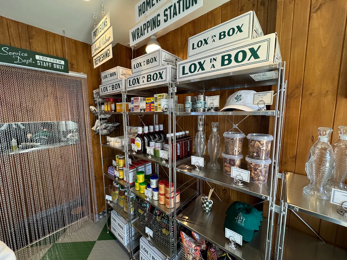 Vibe, Lox In a Box Bondi