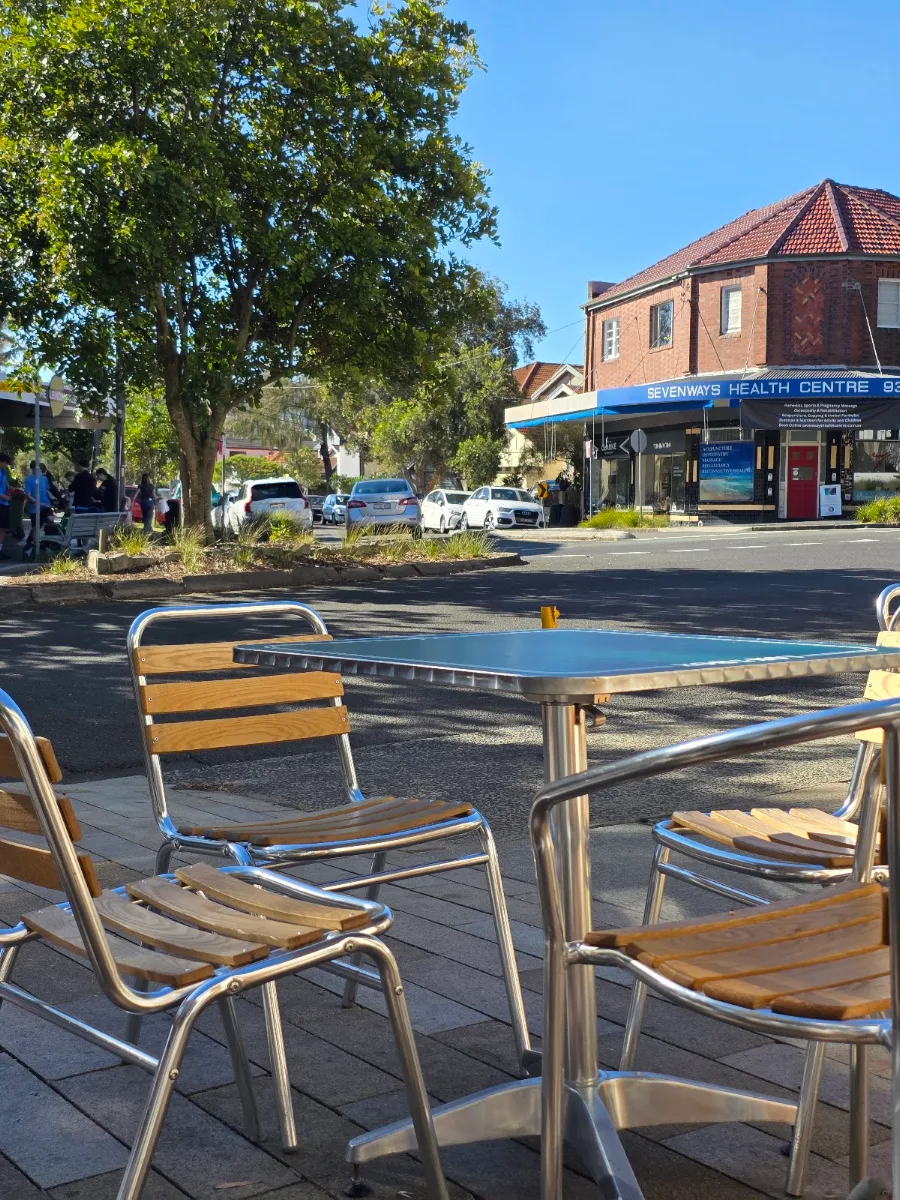 Vibe, Lox In a Box Bondi
