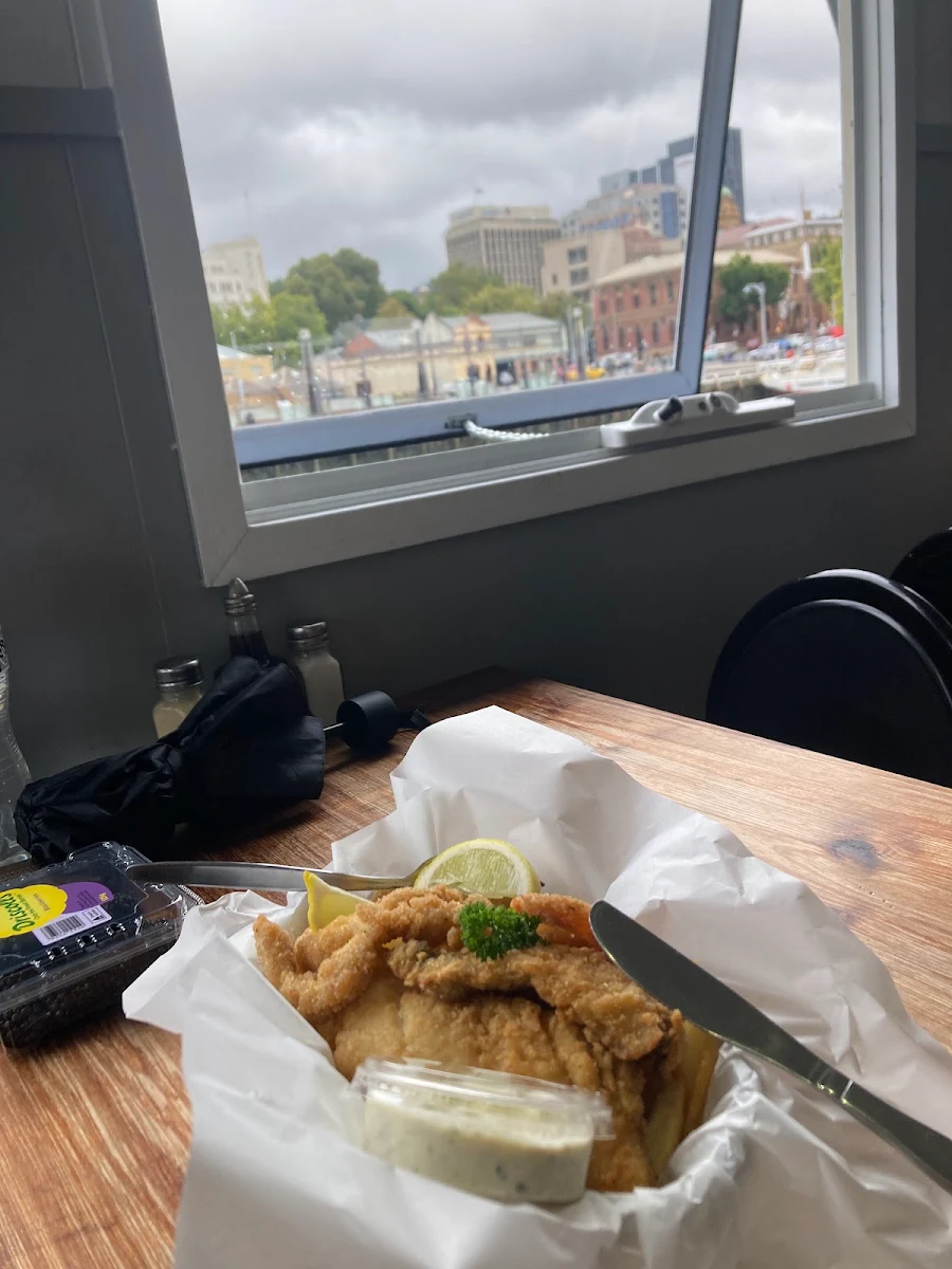 Food & drink, Mako Seafood