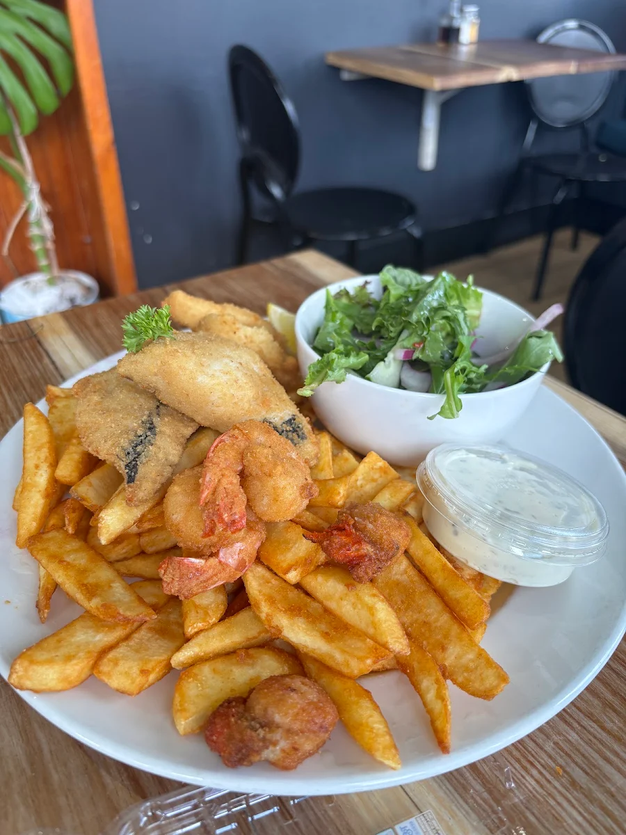 Food & drink, Mako Seafood