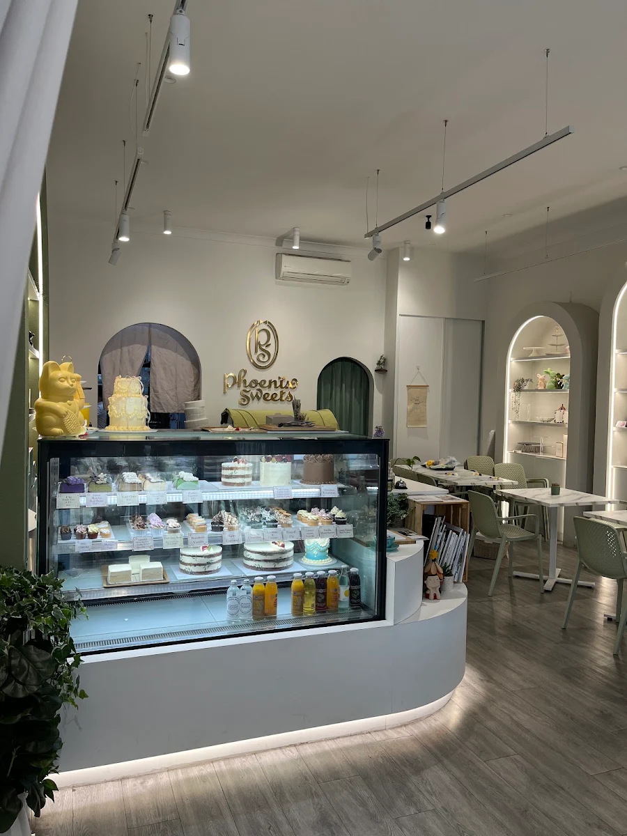 Vibe, Phoenix Sweets Cakery