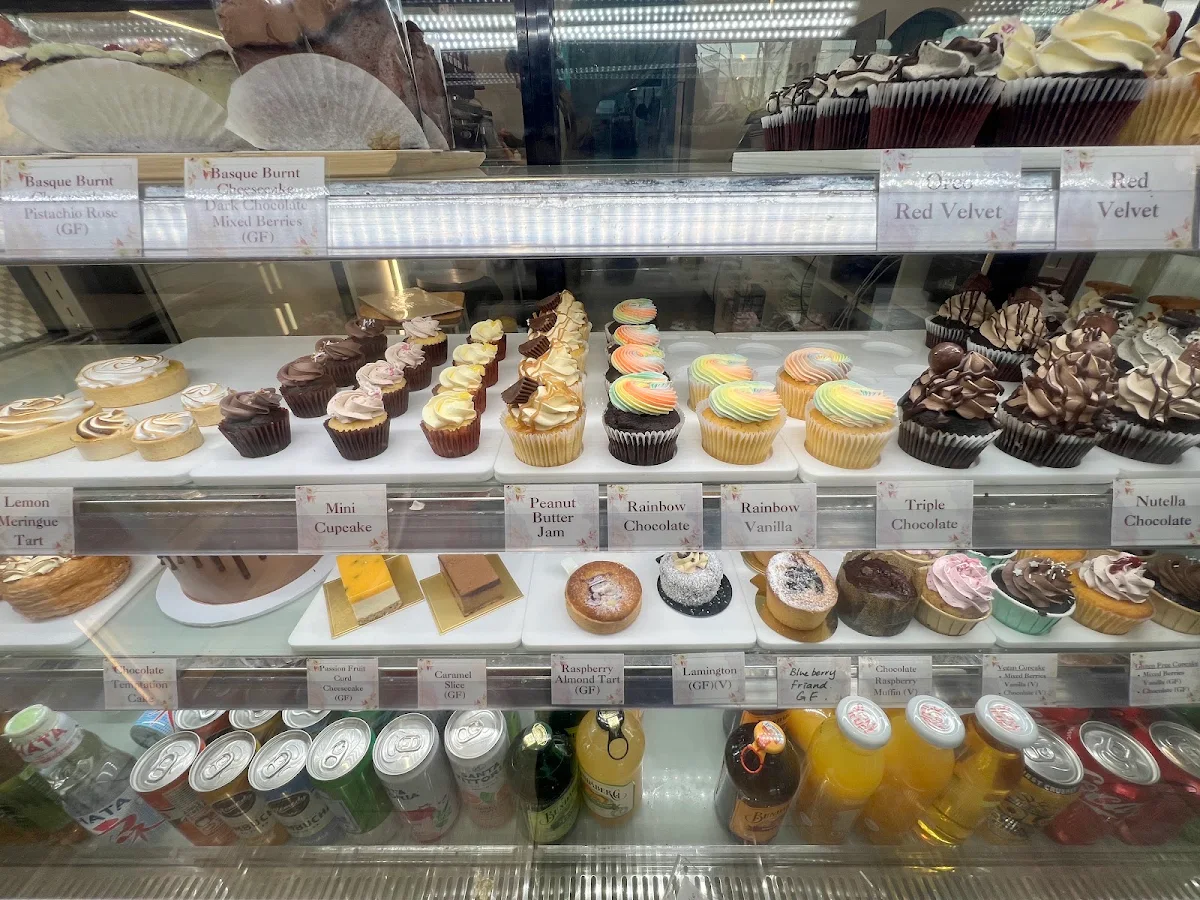 Vibe, Phoenix Sweets Cakery