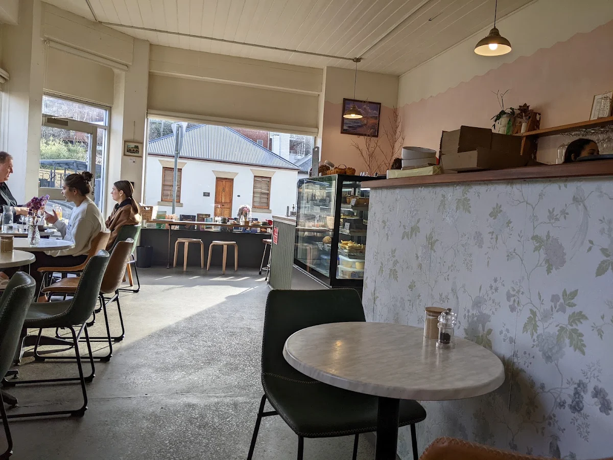 Vibe, Providence Cafe & Bar