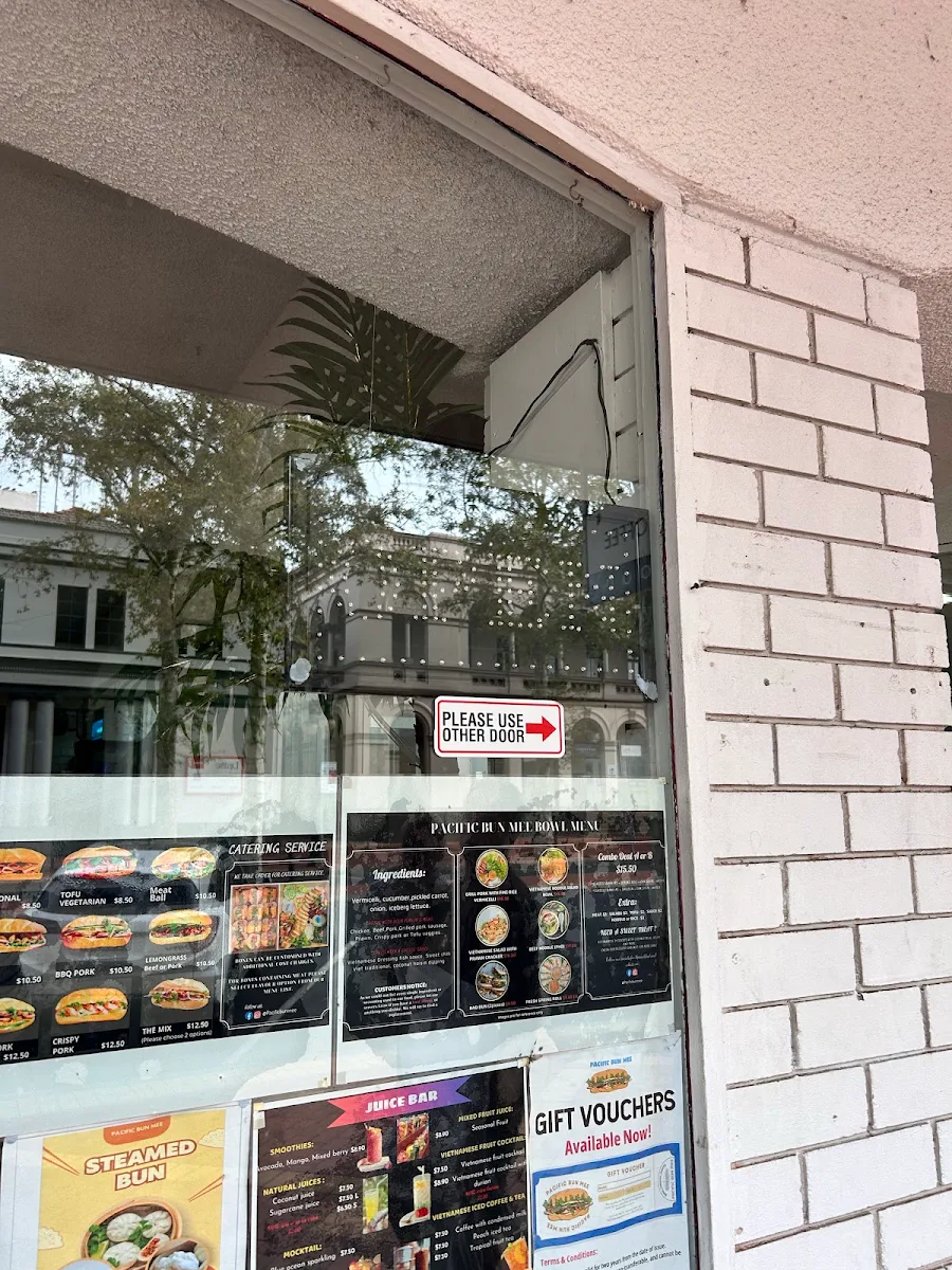 Menu, Pacific Bun Mee