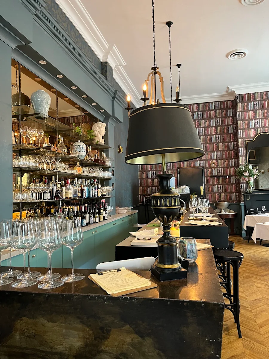 Vibe, Mr Collins of Leura
