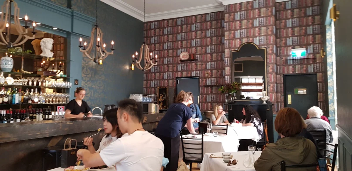 Vibe, Mr Collins of Leura