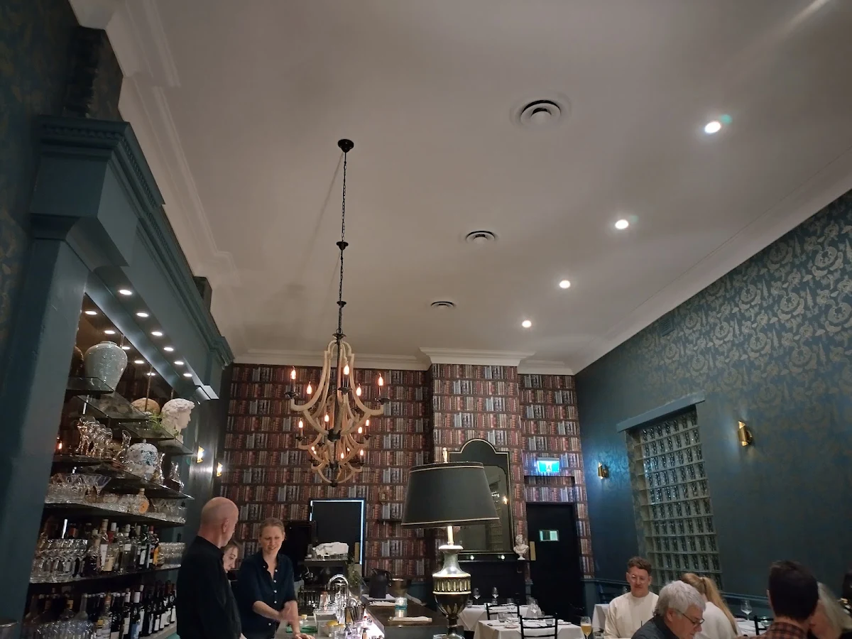 Vibe, Mr Collins of Leura