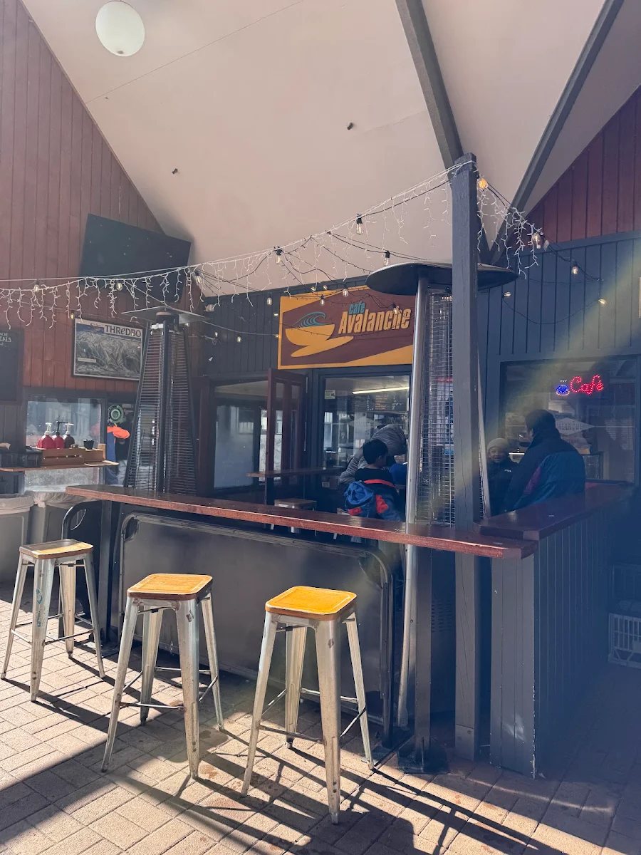 Vibe, Avalanche Cafe