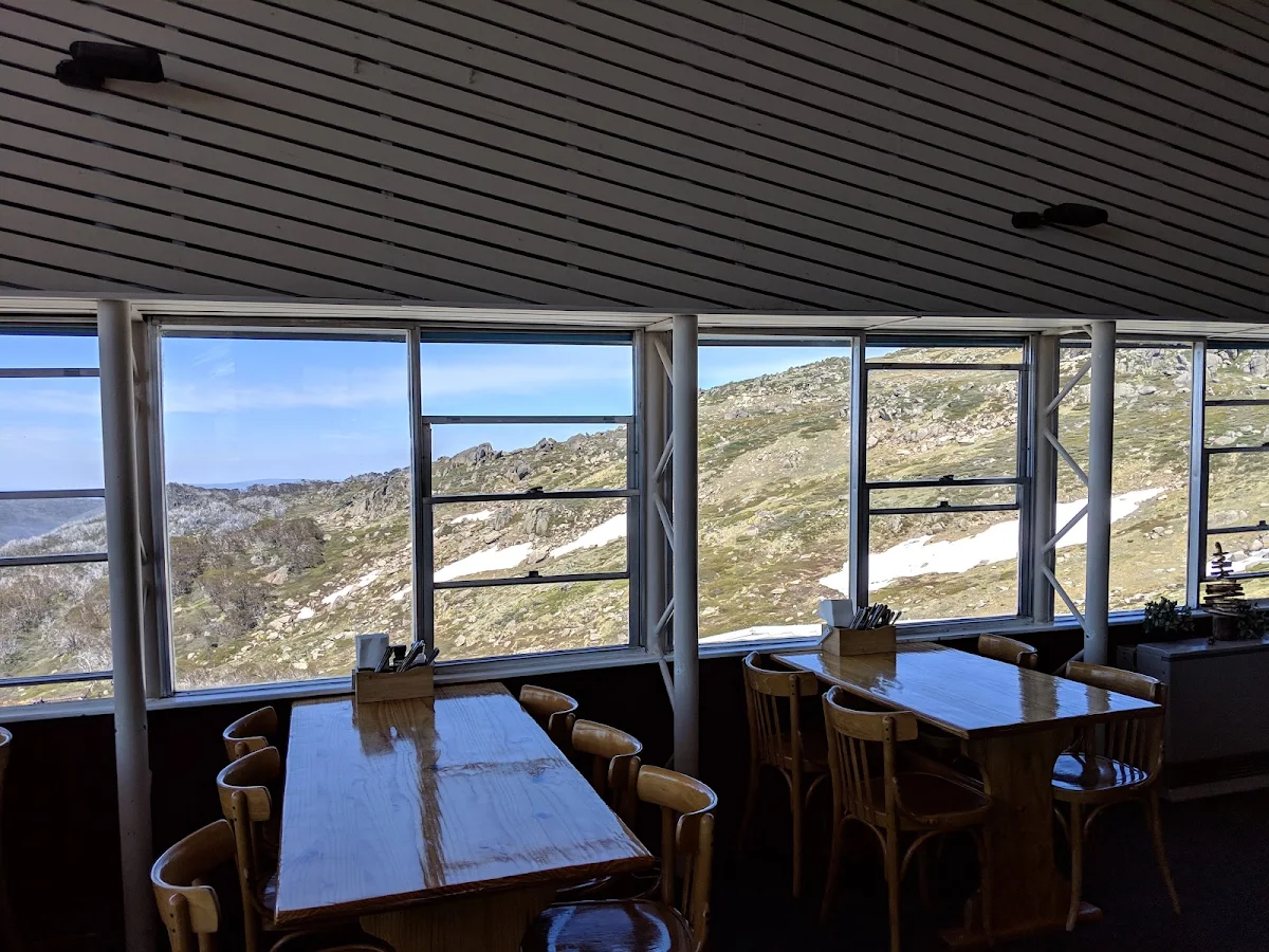 Vibe, Avalanche Cafe