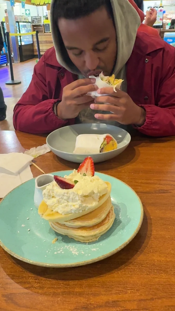 Food & drink, Bananas cafe