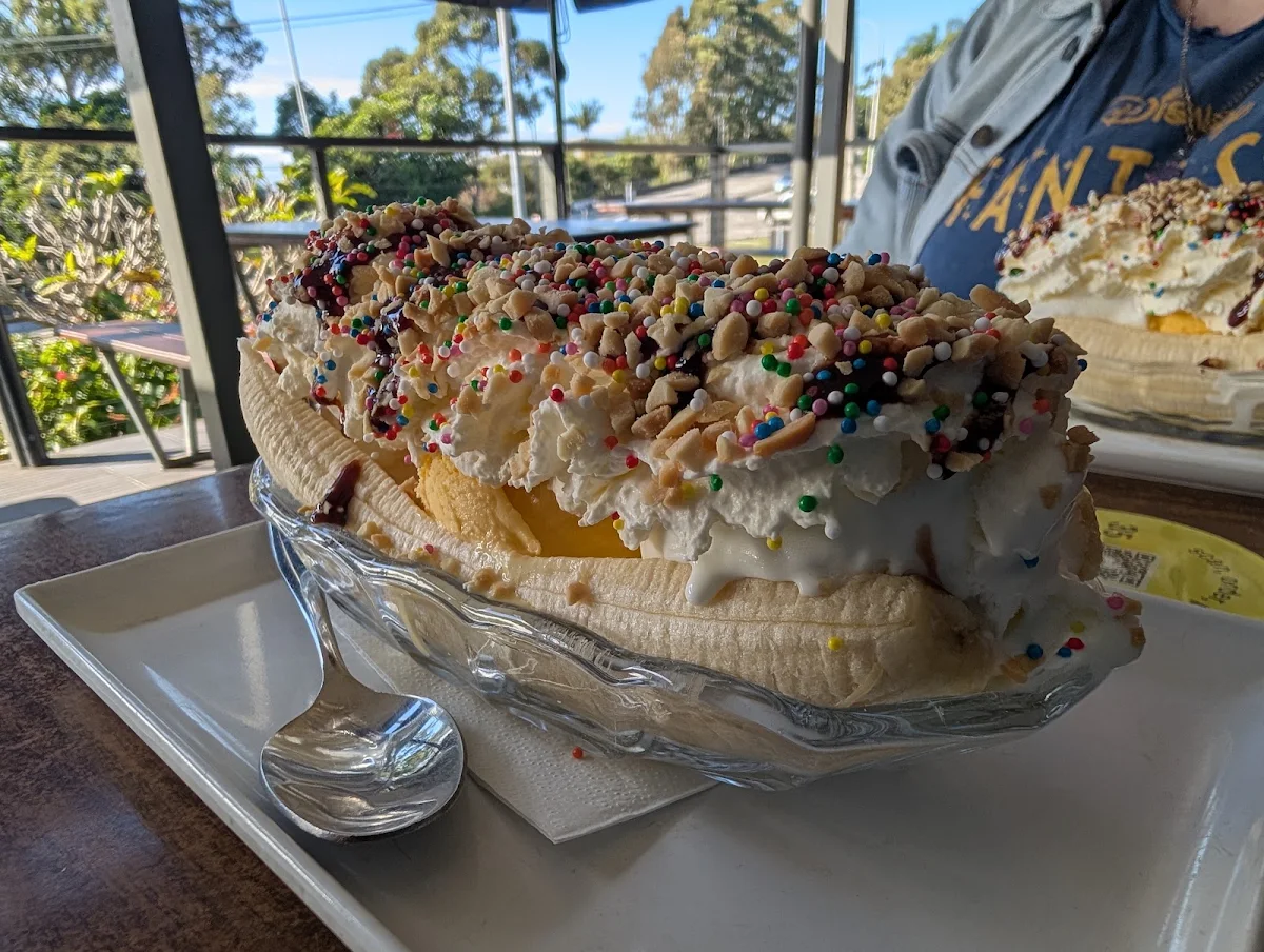Food & drink, Bananas cafe