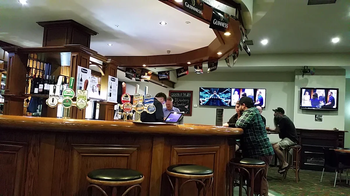 Vibe, Seven Mile Bar & Bistro
