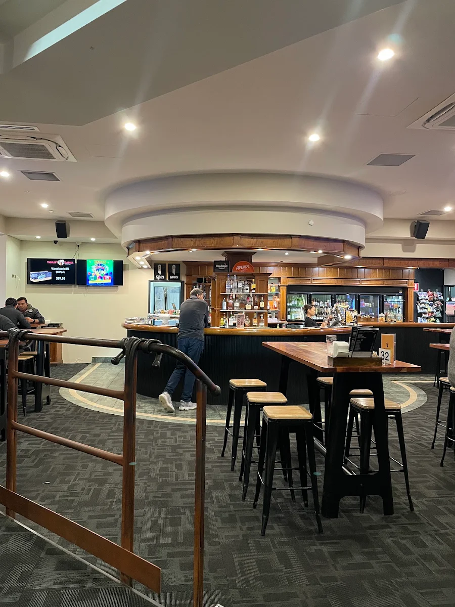 Vibe, Seven Mile Bar & Bistro