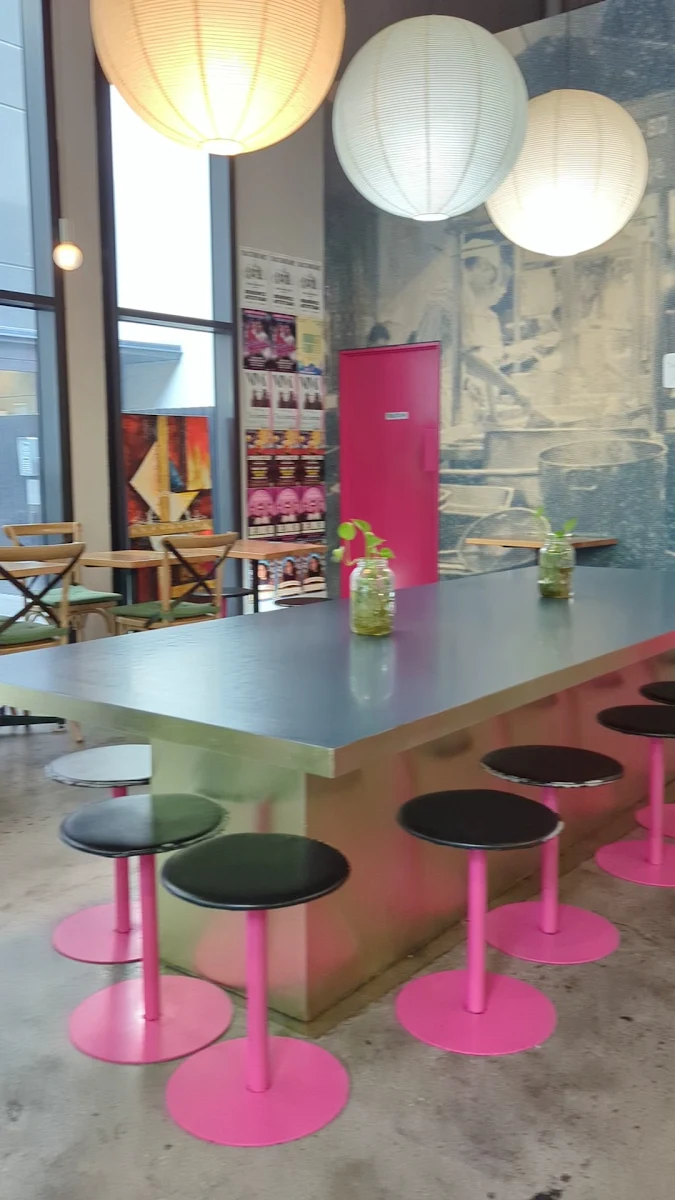 Vibe, Pok Pok Docklands
