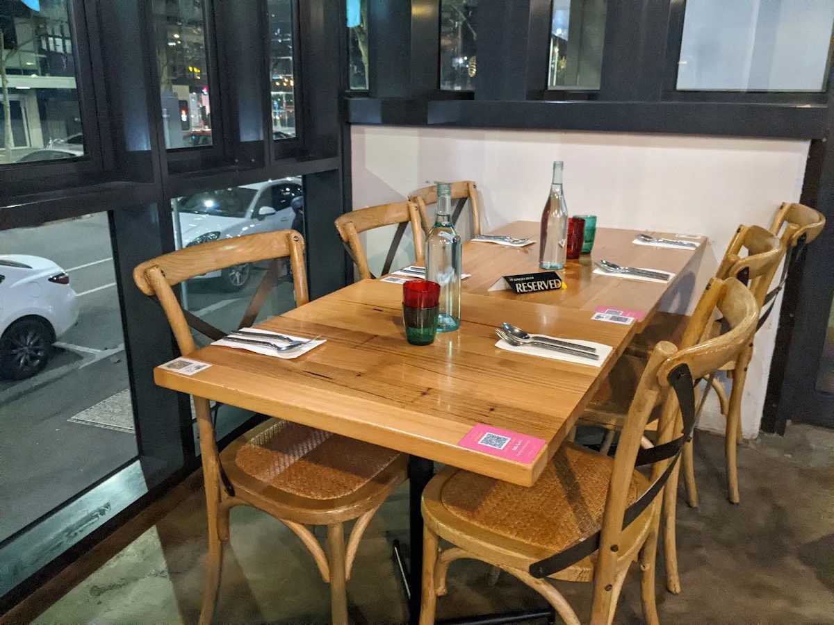 Vibe, Pok Pok Docklands
