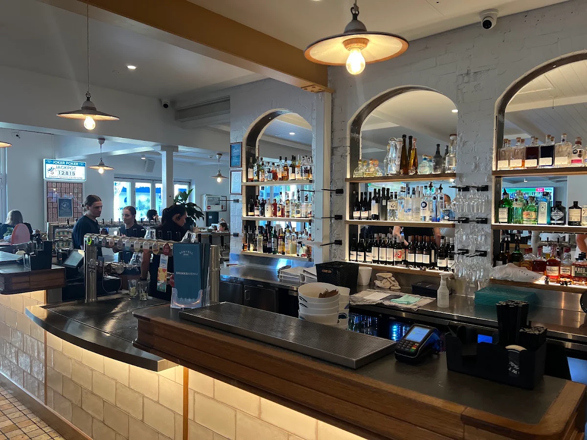 Vibe, Sawtell Hotel