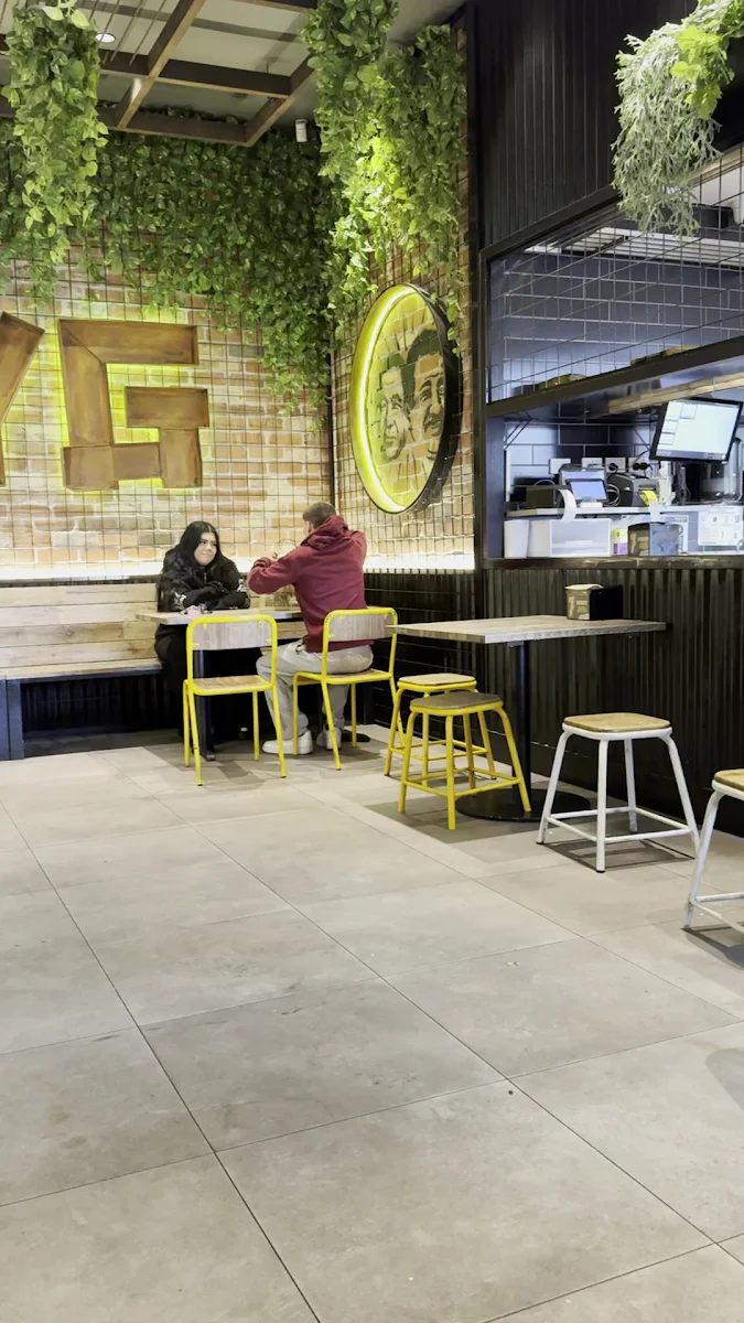 Vibe, Guzman y Gomez - Box Hill