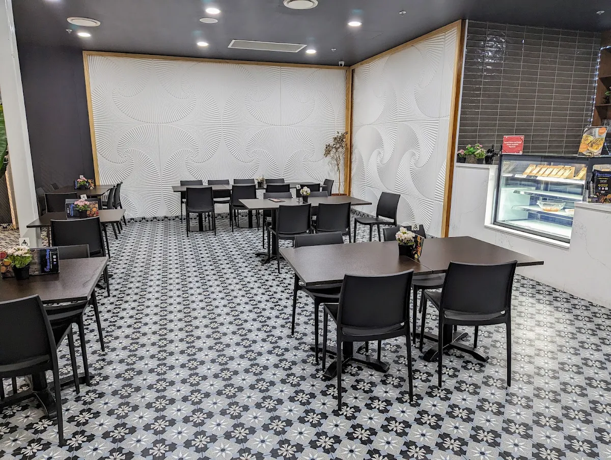 Vibe, Heaven Dining Cafe & Restaurant