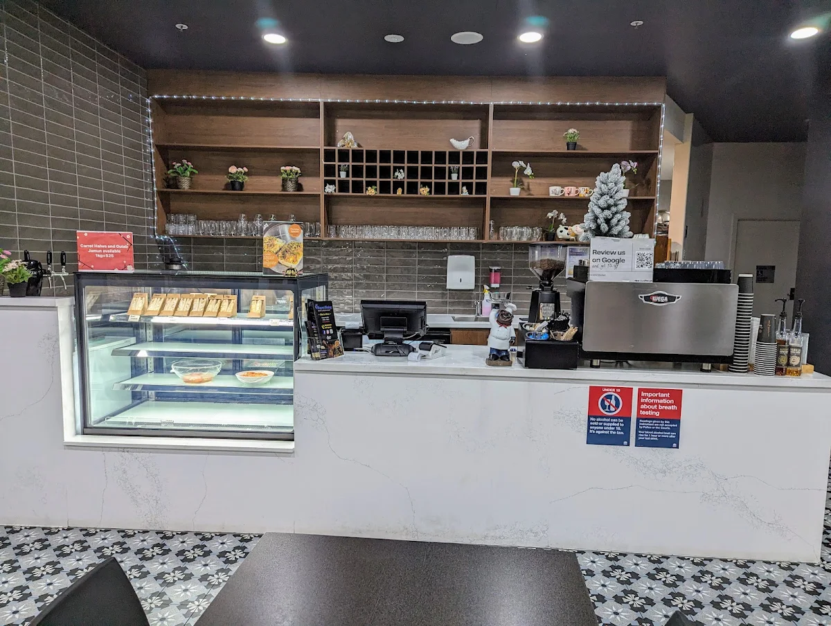 Vibe, Heaven Dining Cafe & Restaurant