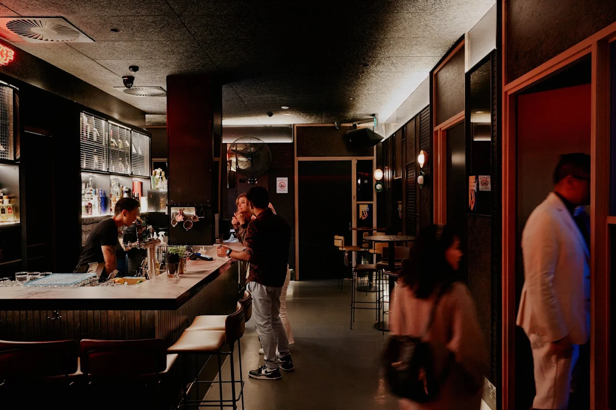 Vibe, LKF Bar & Karaoke