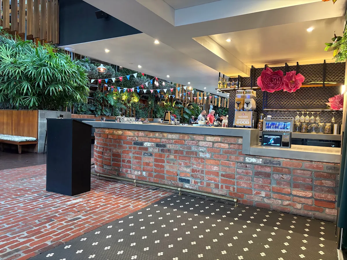 Vibe, Osbourne Hotel